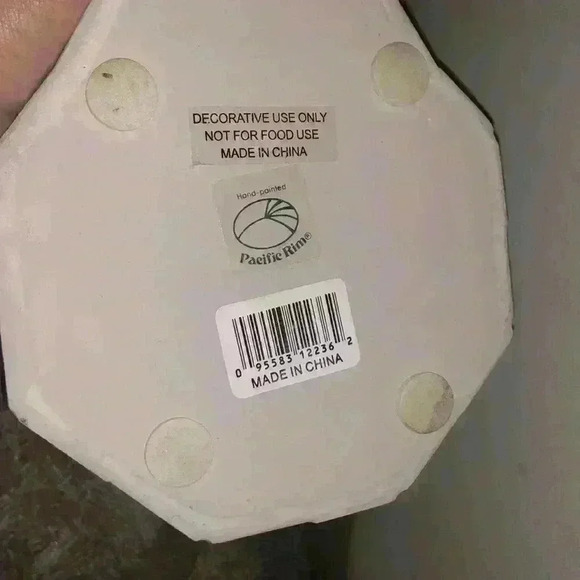 Pacific Rim Cobalt and White  Mosaic Lighthouse Bird Feeder/House - Picture 7 of 11